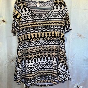 NWT Perfect Tee from LuLaRoe. Size M